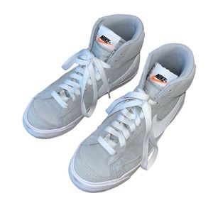 Nike Hightop Grey Lace-up Shoes with Orange Logo Size 4.5 Youth